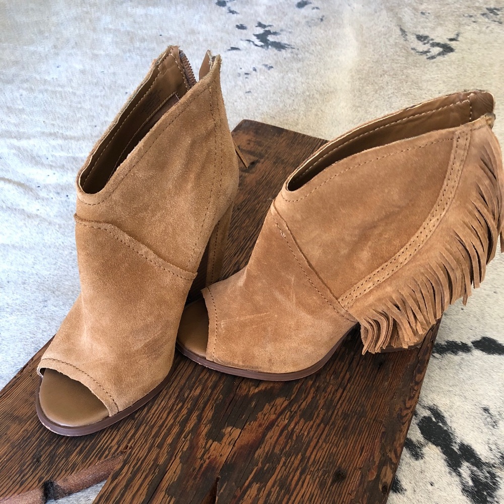 Gianni Bini suede open toe heels with fringe